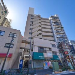 ラミアール鶯谷駅前
