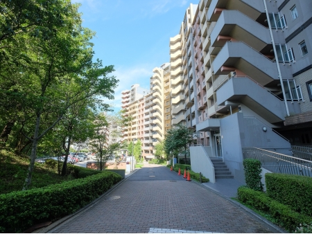 南大沢学園一番街