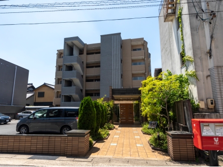 ロイヤルアーク本山