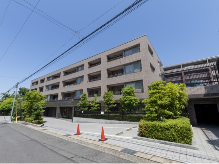 ファミールコート東山