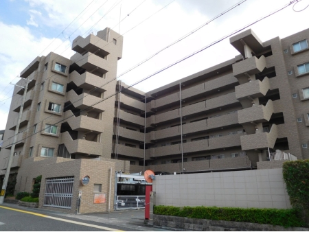 ファミール池田石橋