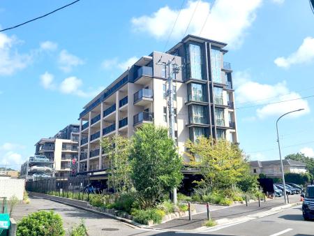 ヴェレーナ横浜戸塚グランラルジュ