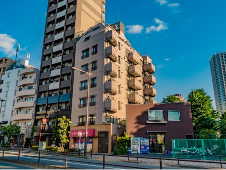余丁町ダイカンプラザ