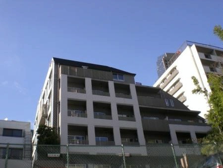 ピアース虎ノ門