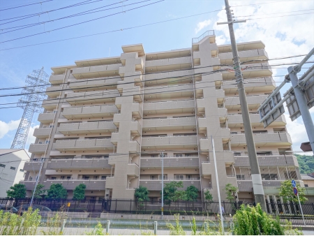 ファミール大津