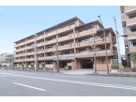 ロイヤルアーク宝ヶ池公園