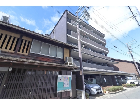 プレサンスロジェ二条城前