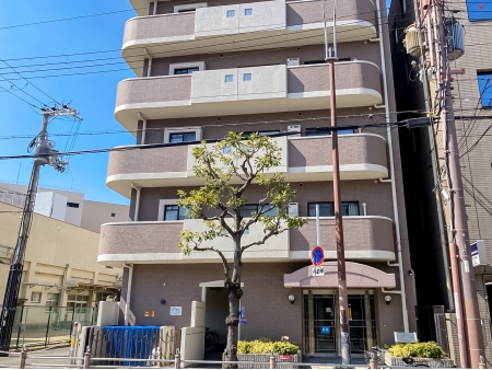 ユニライフ大阪ドーム前