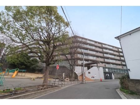 グラン・ドムール横浜西寺尾