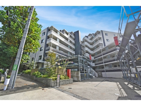 プレシス多摩永山レヴィエ