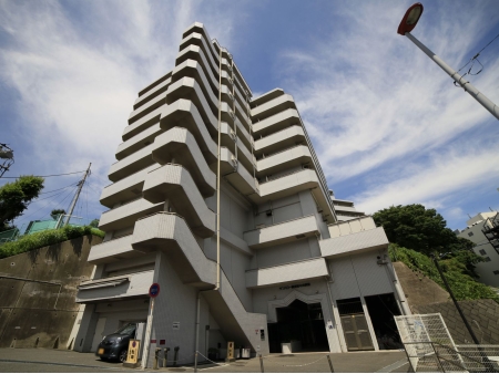 サンハロー横須賀中央駅前