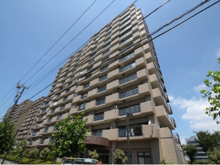 ローヤルシティ鴨居・六番館