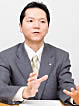講師