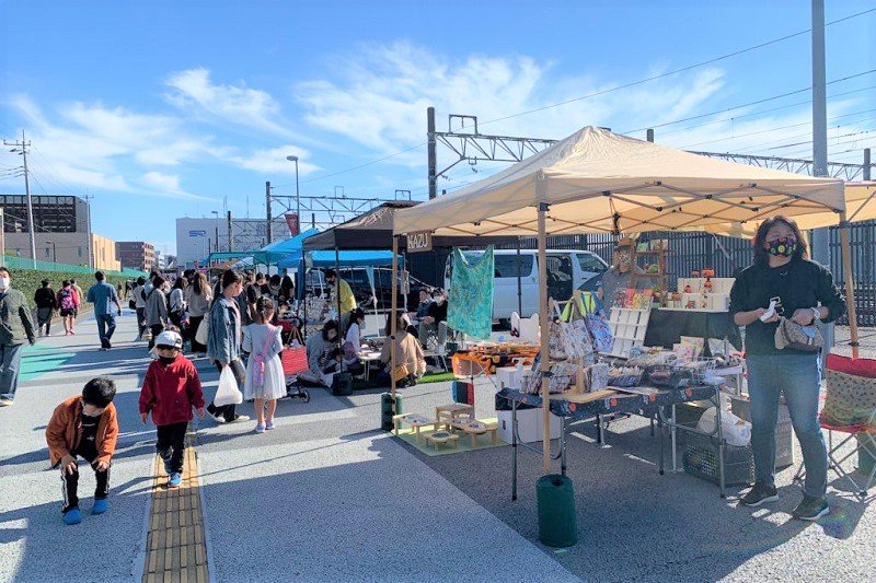「美園ママルシェ」の様子