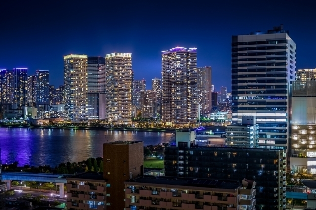 東京都内のオフィスの空室率を変動させる要因について